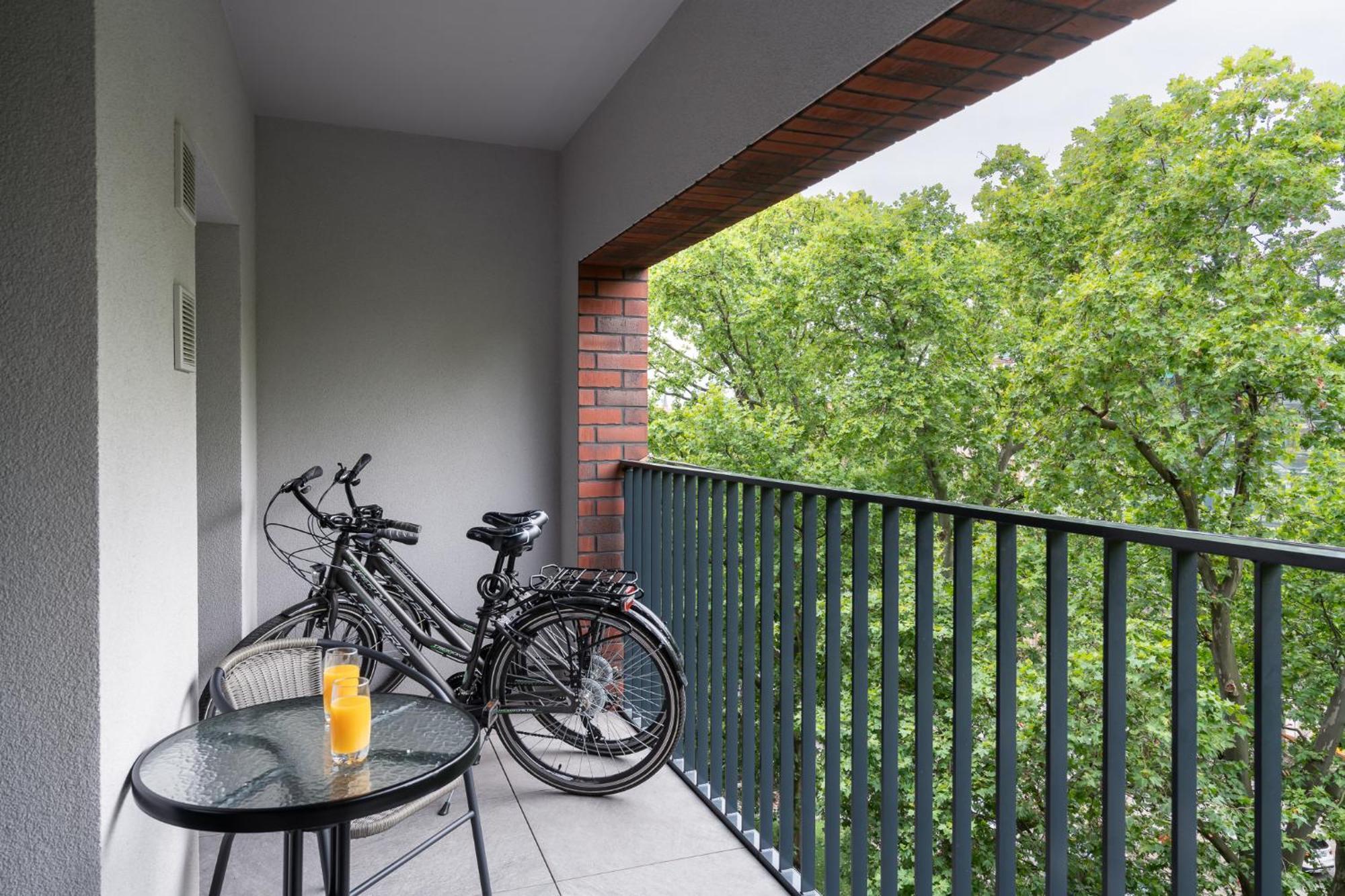 Apartwro 4Th-City Square Railway Station Balcony, Garage, Bicycles Wroclaw Exterior photo